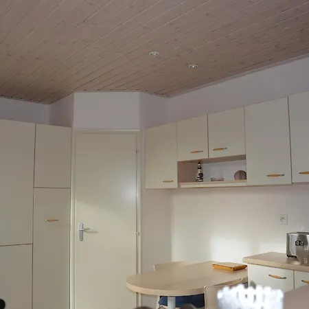 Maison Bord De Pour 9 Pers. Avec Terrasse, Bbq, Wifi - A 300m De La Plage, Confort - Fr-1-323-501 *
