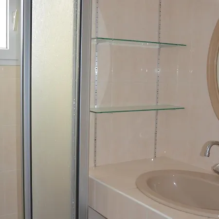 Maison Bord De Pour 9 Pers. Avec Terrasse, Bbq, Wifi - A 300m De La Plage, Confort - Fr-1-323-501 *