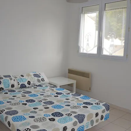 Holiday home Maison Bord De Pour 9 Pers. Avec Terrasse, Bbq, Wifi - A 300m De La Plage, Confort - Fr-1-323-501