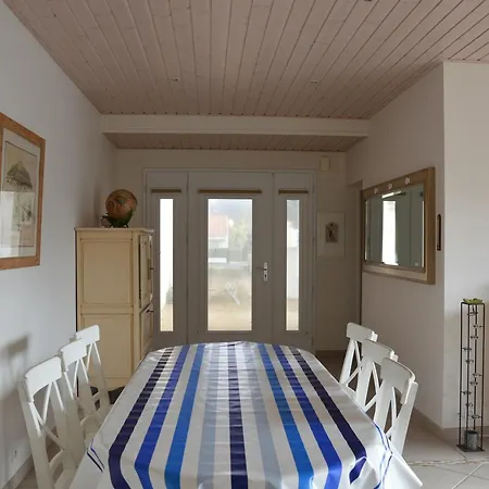 Maison Bord De Pour 9 Pers. Avec Terrasse, Bbq, Wifi - A 300m De La Plage, Confort - Fr-1-323-501 Holiday home *