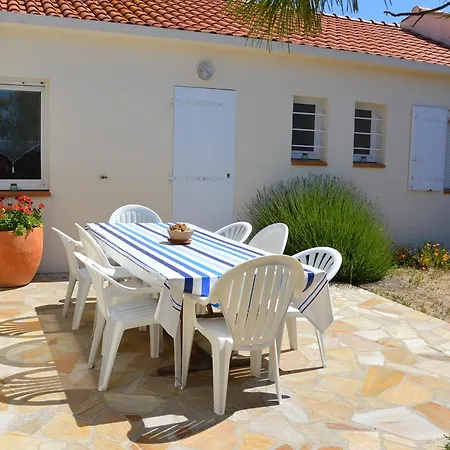 Maison Bord De Pour 9 Pers. Avec Terrasse, Bbq, Wifi - A 300m De La Plage, Confort - Fr-1-323-501 *