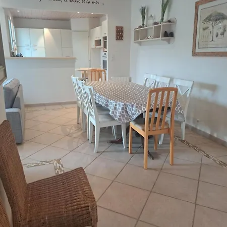 Maison Bord De Pour 9 Pers. Avec Terrasse, Bbq, Wifi - A 300m De La Plage, Confort - Fr-1-323-501 Holiday home