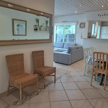 Maison Bord De Pour 9 Pers. Avec Terrasse, Bbq, Wifi - A 300m De La Plage, Confort - Fr-1-323-501 Holiday home